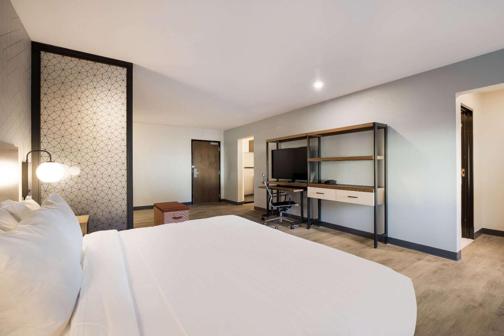 Everhome Suites Corona Eksteriør billede