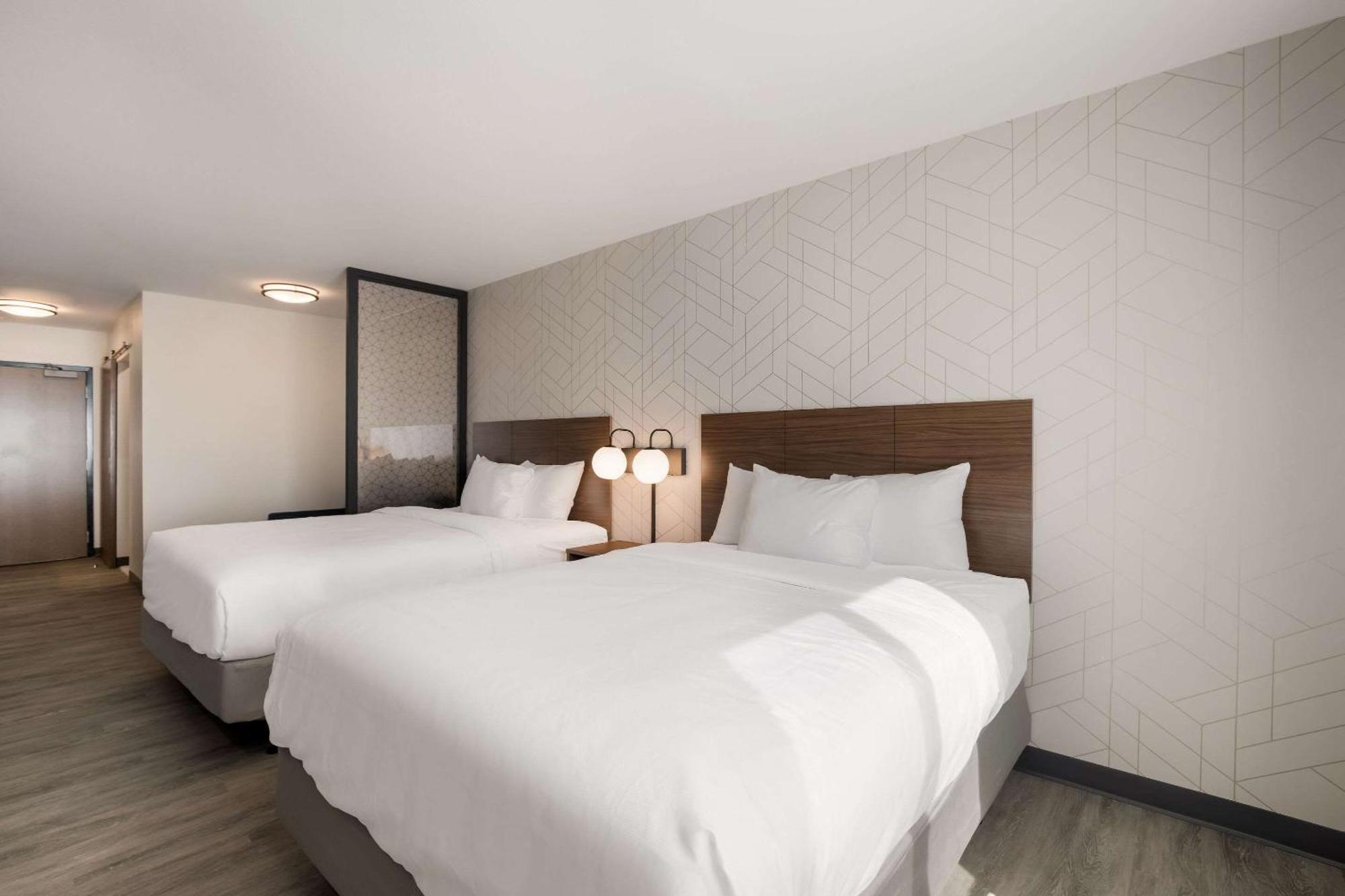 Everhome Suites Corona Eksteriør billede