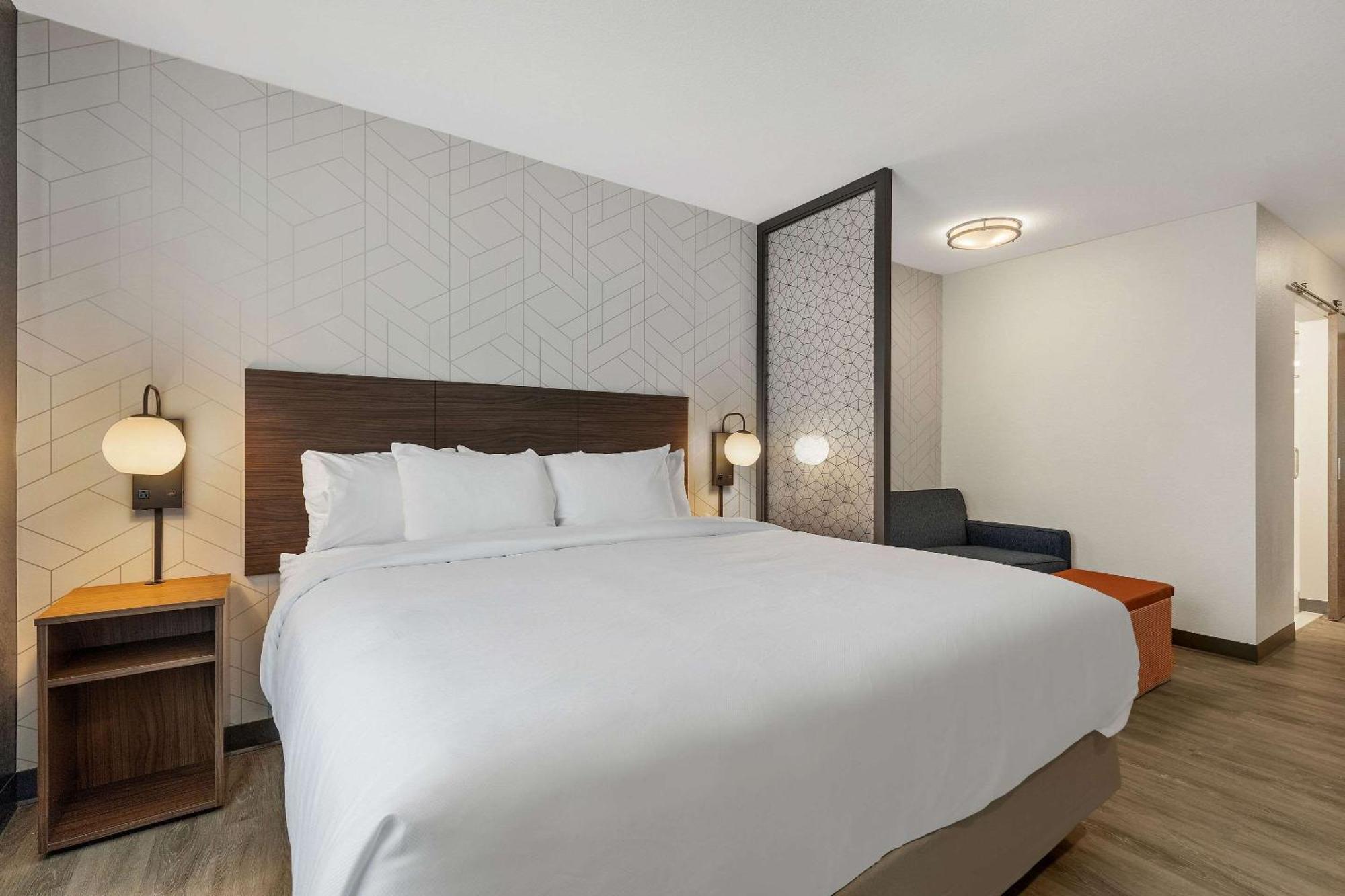 Everhome Suites Corona Eksteriør billede