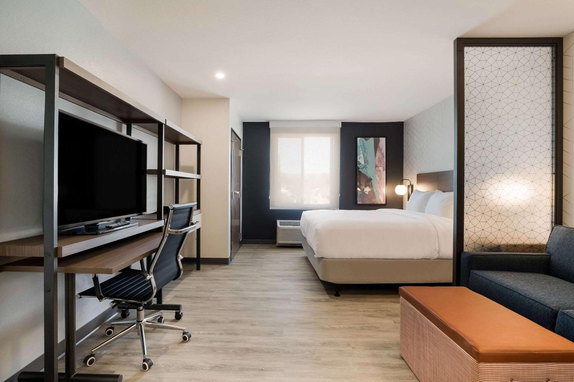 Everhome Suites Corona Eksteriør billede