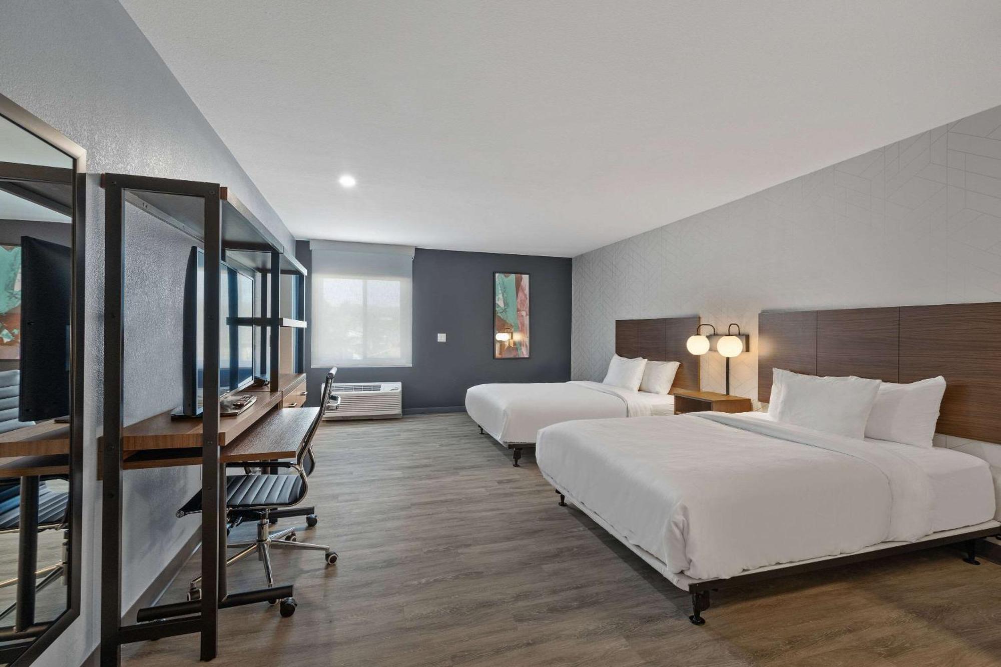 Everhome Suites Corona Eksteriør billede