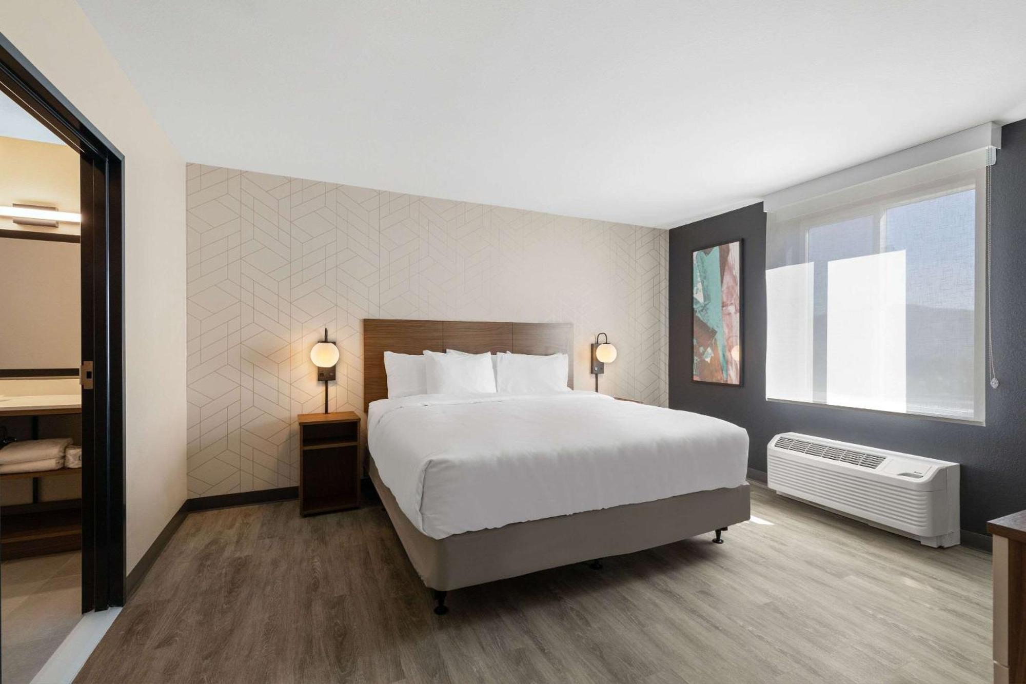 Everhome Suites Corona Eksteriør billede