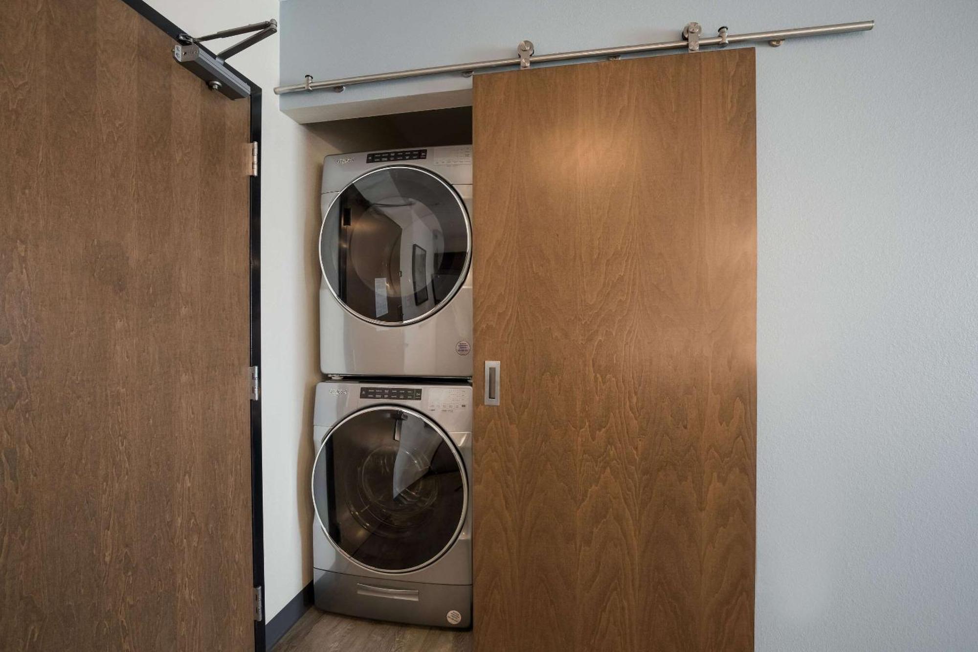Everhome Suites Corona Eksteriør billede